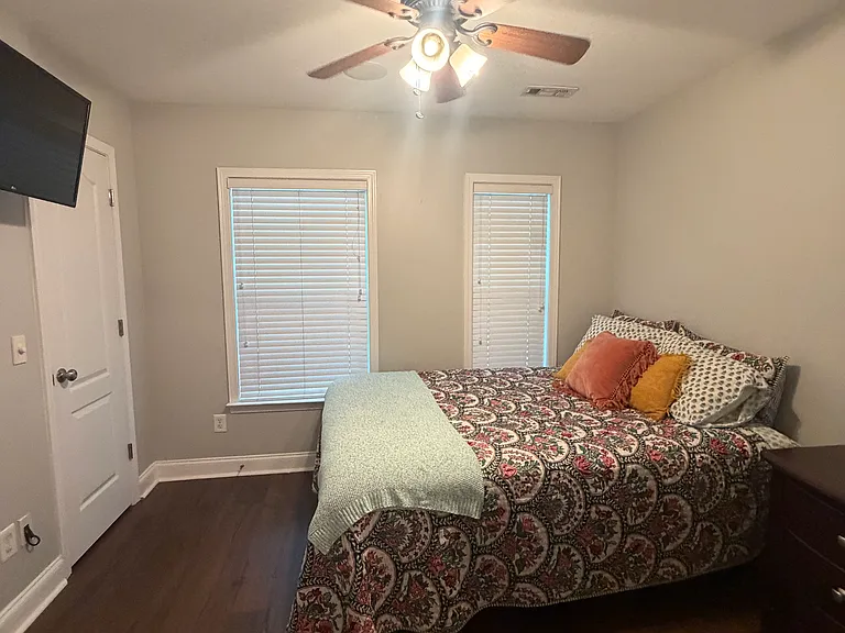 301 Hurston Cir — Photo 15