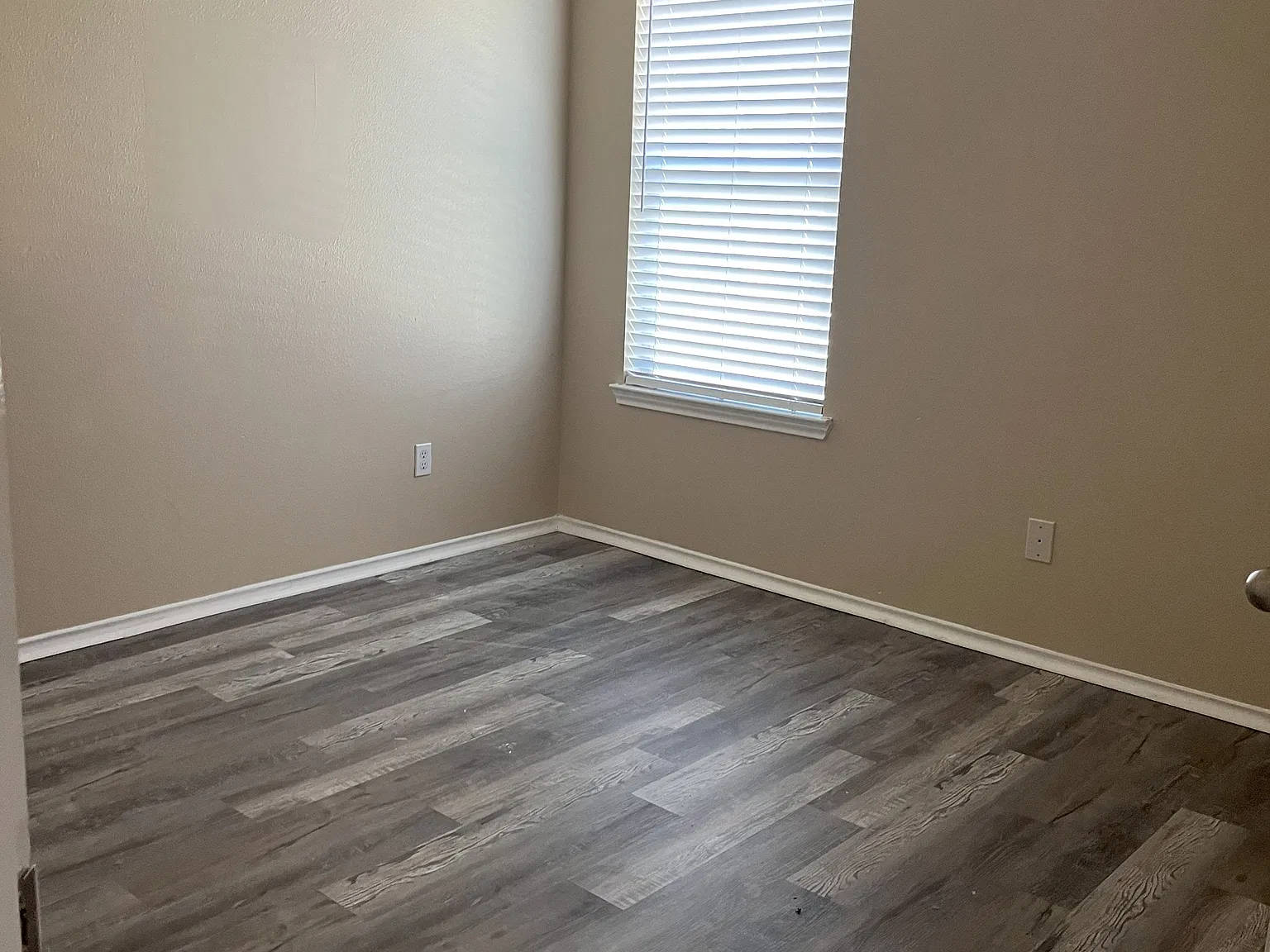 4 bed, 2036 sqft, $2,250 — Photo 4