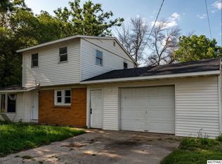 15472 Winnebago Ave, Mason City, IA 50401