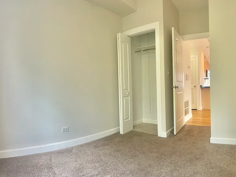 837 E 52nd St #3N — Photo 22