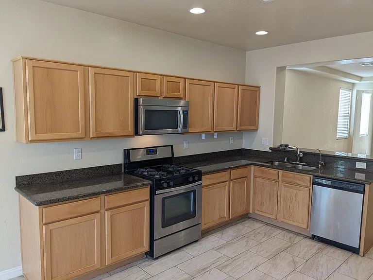372 Windmill Croft Dr — Photo 6