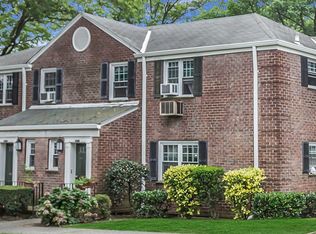 22421 64th Ave, Oakland Gardens, NY 11364