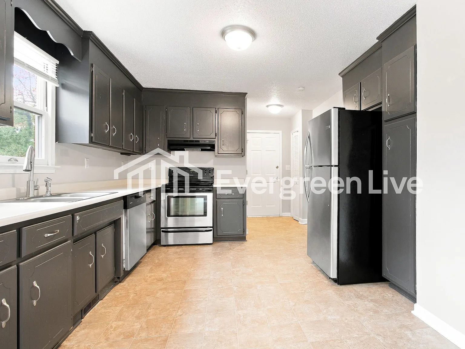 3 bed, 2.0 bath, 1664 sqft, $1,695 — Photo 4