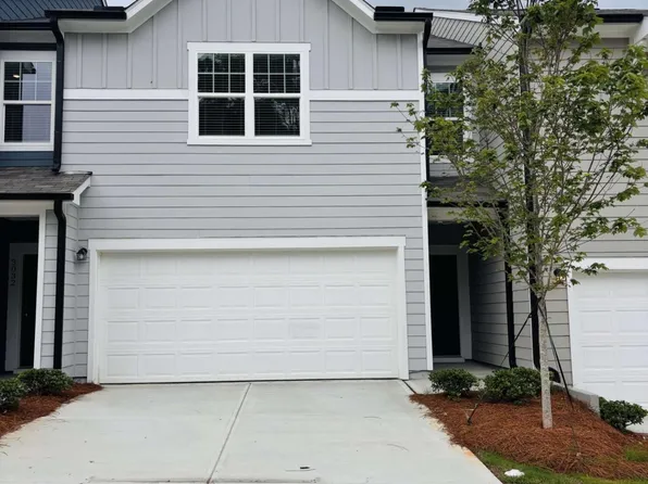 3030 Osier Cir, Douglasville, GA 30135