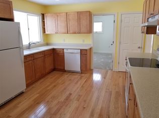 27 Lake St, Salem, NH 03079