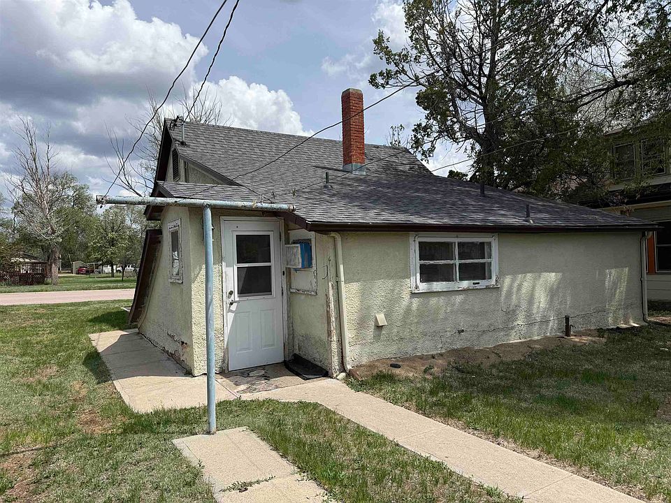 2nd image of 1941 Albany Ave