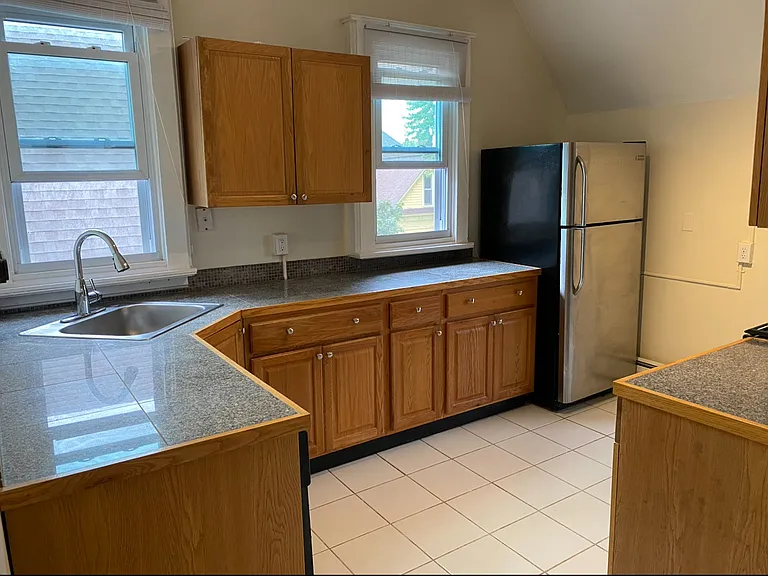 548 Potomac Ave #3 — Photo 4