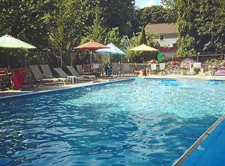 24 Oak Hills Rd, Edison, NJ 08820