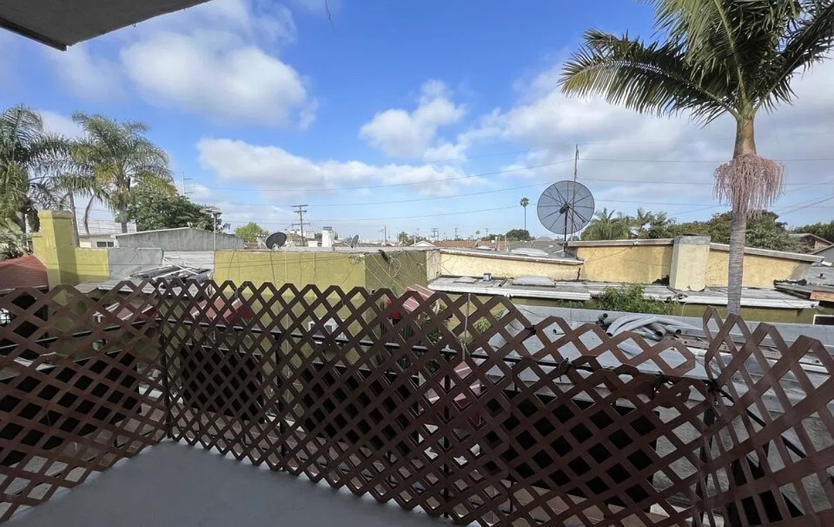 1 bed, 900 sqft, $2,200 — Photo 2