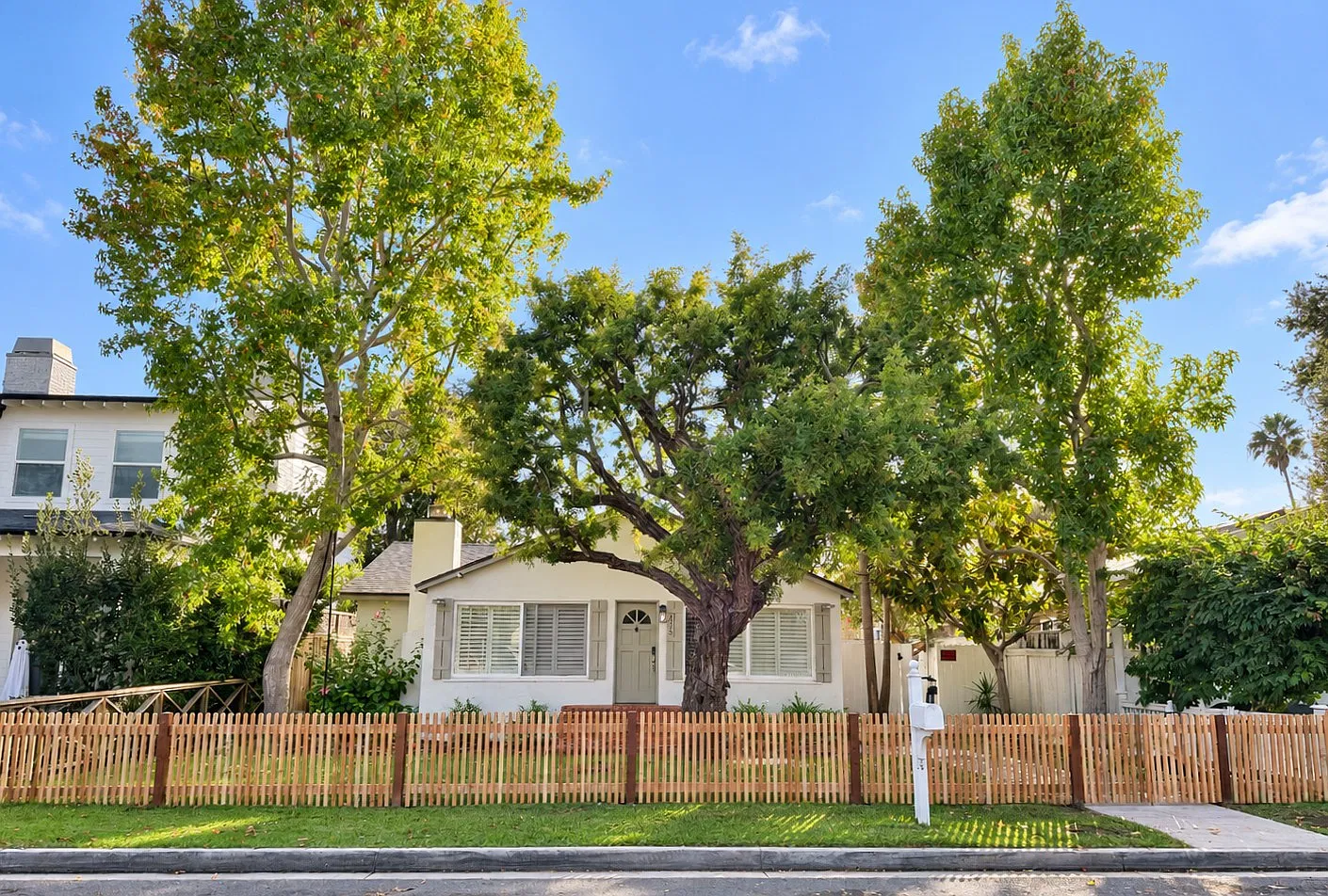 3 bed, 1625 sqft, $8,500 — Photo 2