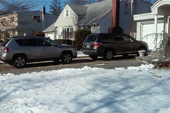 3rd image of 1050 Woodcliff Dr
