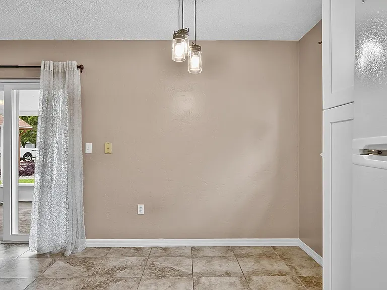 73B Buttonworth Dr — Photo 17