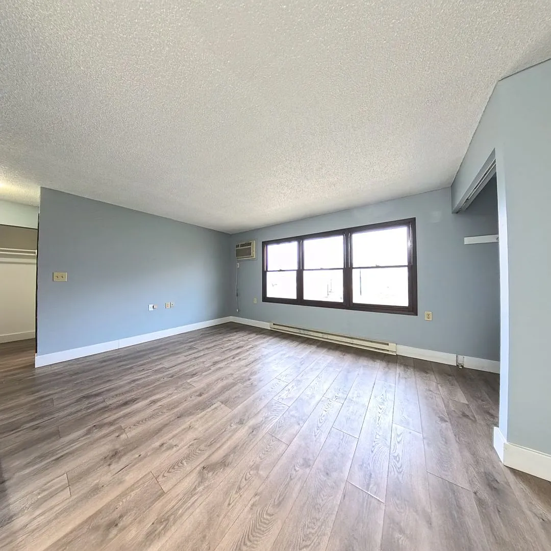 505 Barclay St — Photo 4