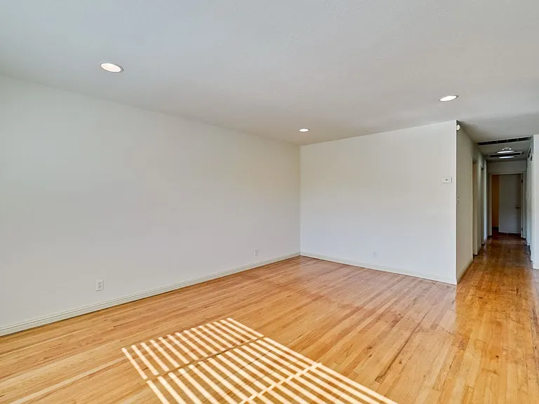 1109 White Cliff Dr — Photo 29