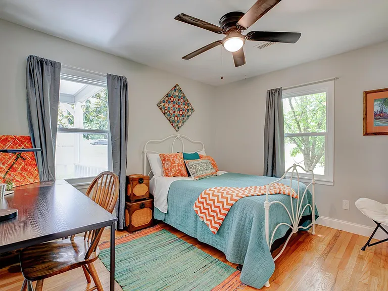1301 Glenoaks Dr — Photo 15
