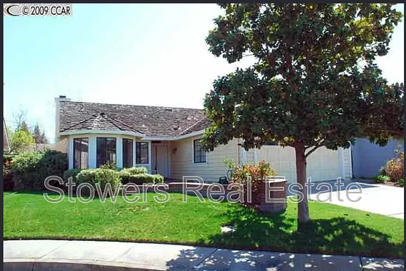 30 Saint Tropez Ct