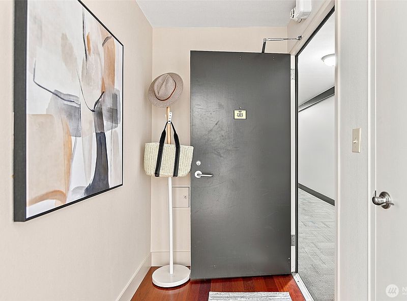 4th image of 1105 Spring Street #1203