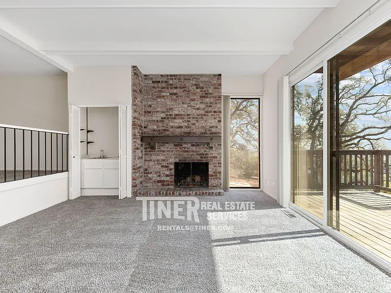 8708 Bluff Ln — Photo 6