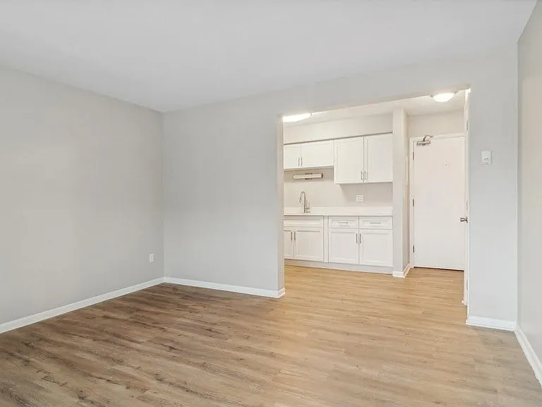 Cove at Linden Hills — Photo 10