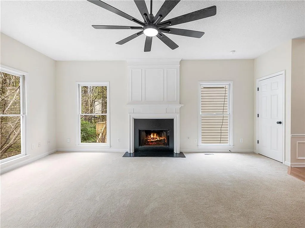 4 bed, 3.5 bath, 3144 sqft, $3,700 — Photo 4