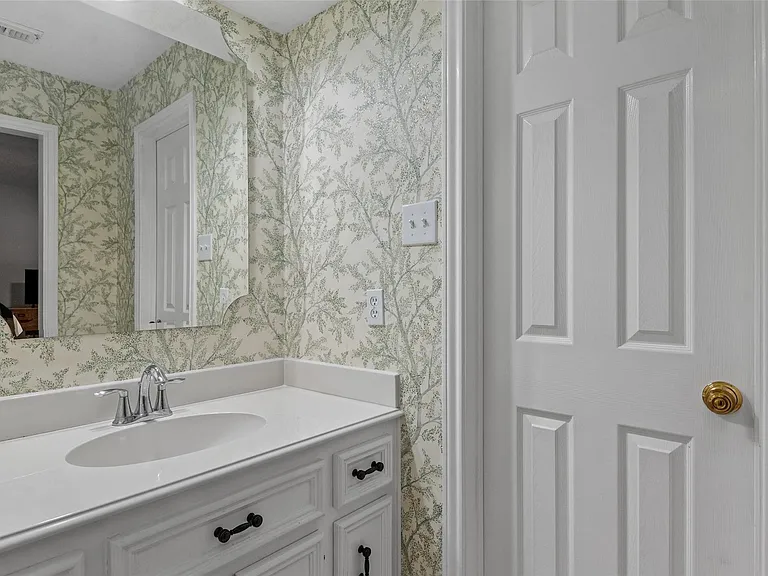 1811 Wild Plum Ct — Photo 32
