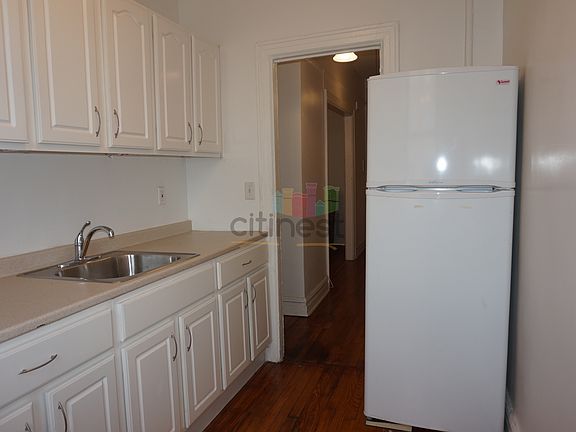 5th image of 601 40th St #Tw2a