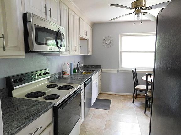 3rd image of 2634 Puckett Cir