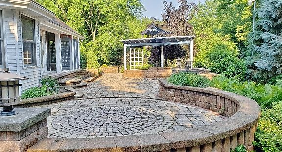 4th image of 1115 Donegal Ct