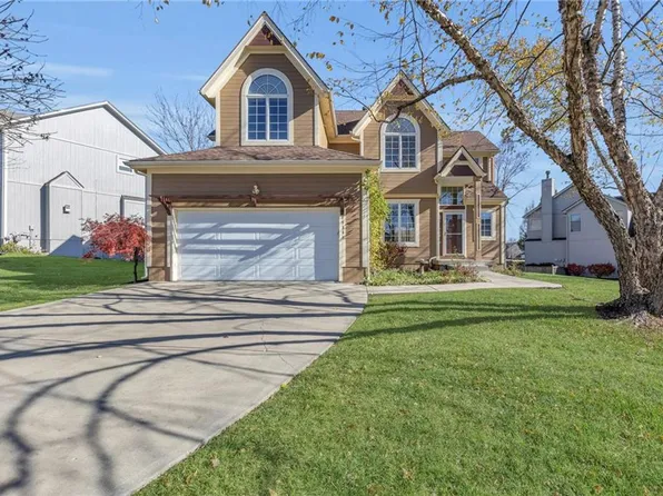 15341 S Blackfoot Dr, Olathe, KS 66062