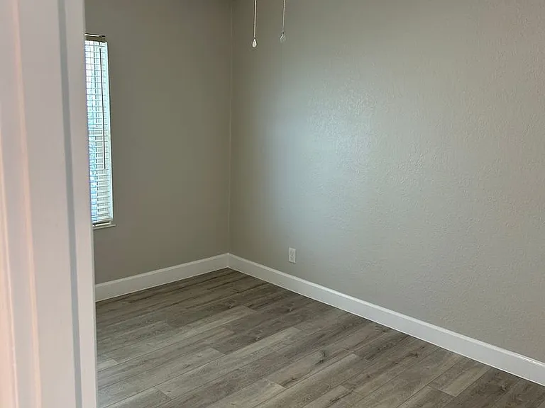3306 Hill St — Photo 14