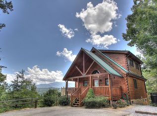1935 Fox View Ln, Pigeon Forge, TN 37876