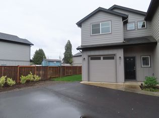 2587Justine - FH, Eugene, OR 97404