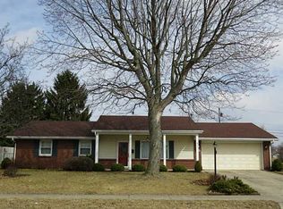 811 Maplecrest Dr, Troy, OH 45373