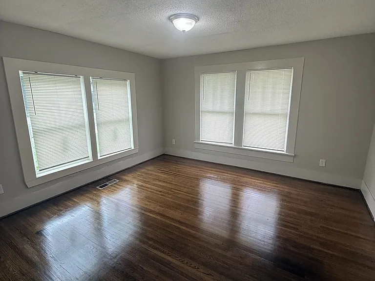 1050 Jackson Blvd — Photo 7