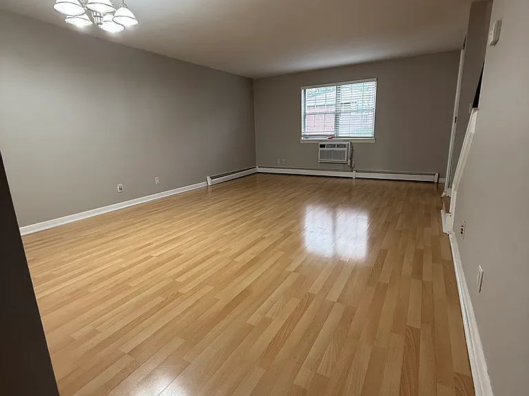 70 Kingston St — Photo 1