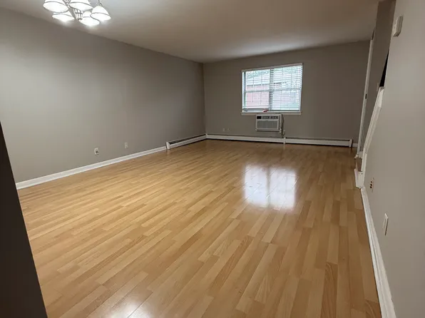 70 Kingston St, North Andover, MA 01845