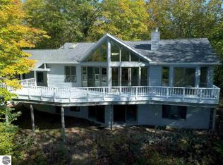 6446 Wind Ridge Dr, Bellaire, MI 49615