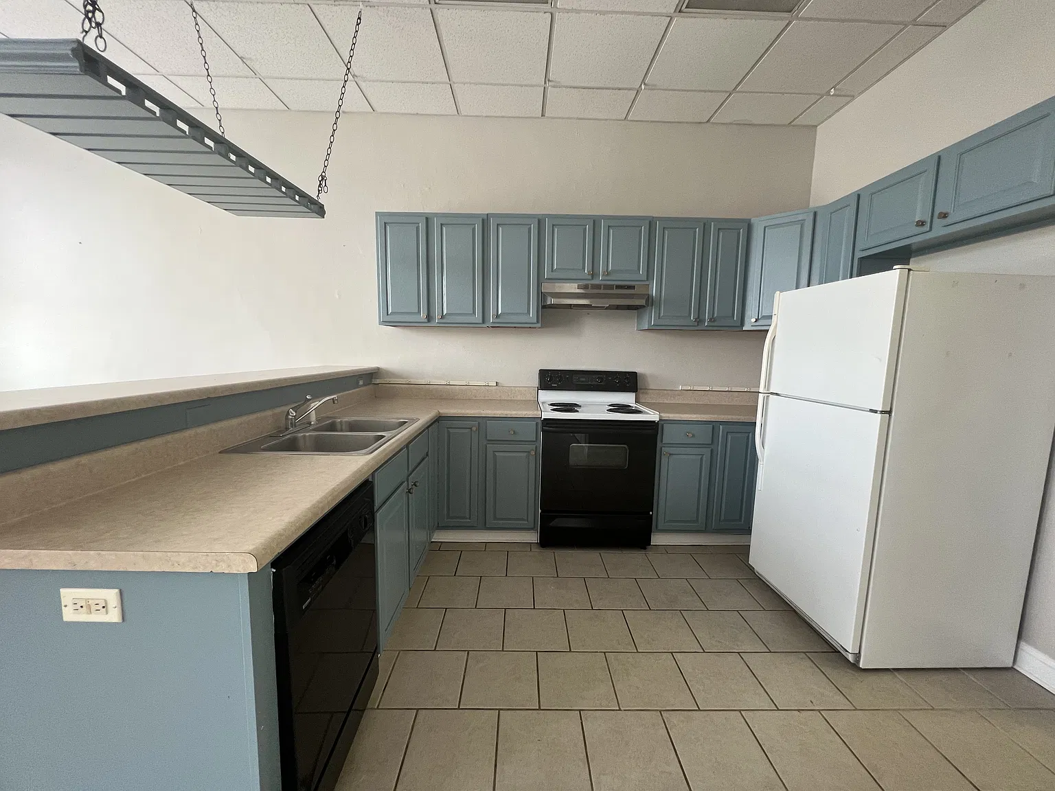2 bed, 1100 sqft, $1,350 — Photo 2