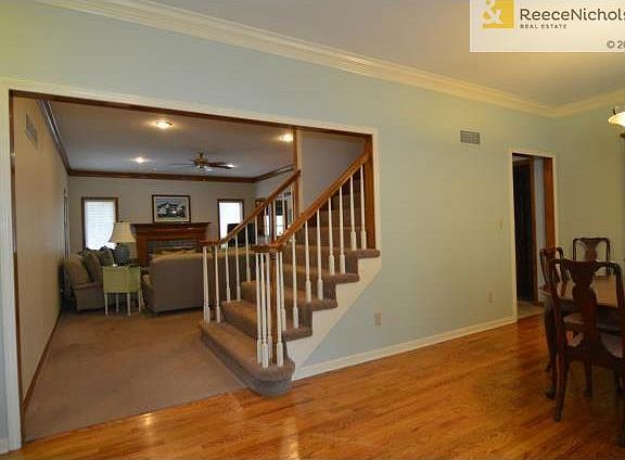 5th image of 6421 Larson Ct