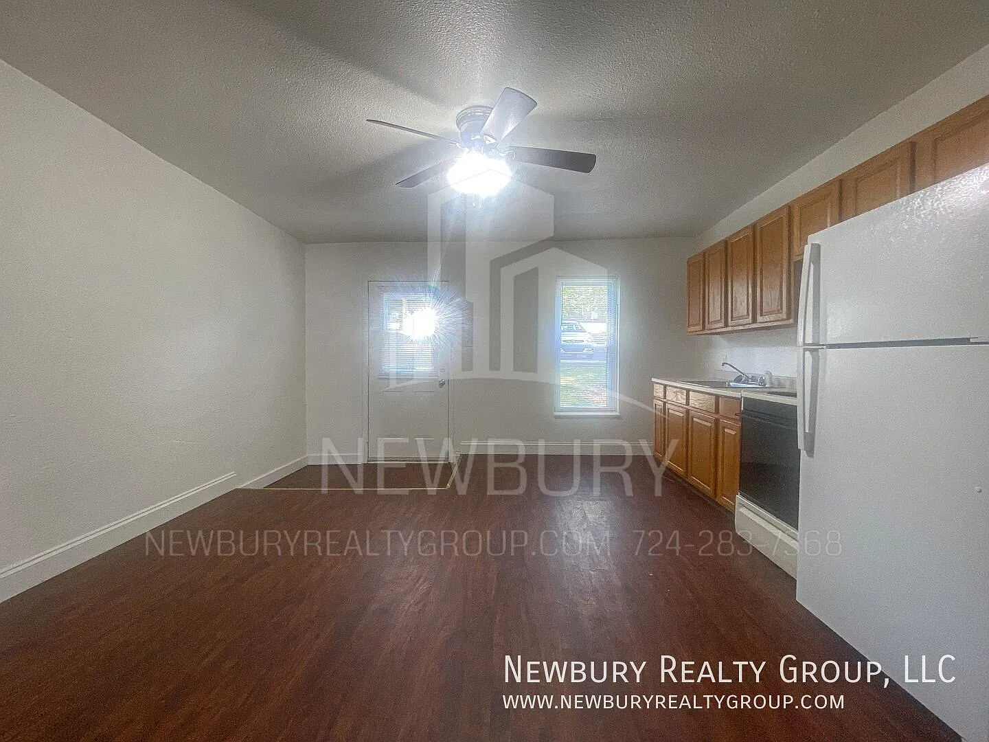 Charming Two-Bedroom Townhouse-Style Apartment Ready for Move-In! — Photo 1