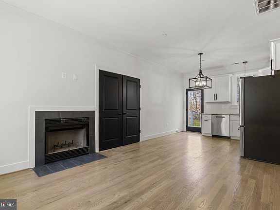 4th image of 7125 Edgemont Rd