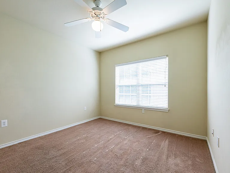 Pine Crest Apartments — Photo 28