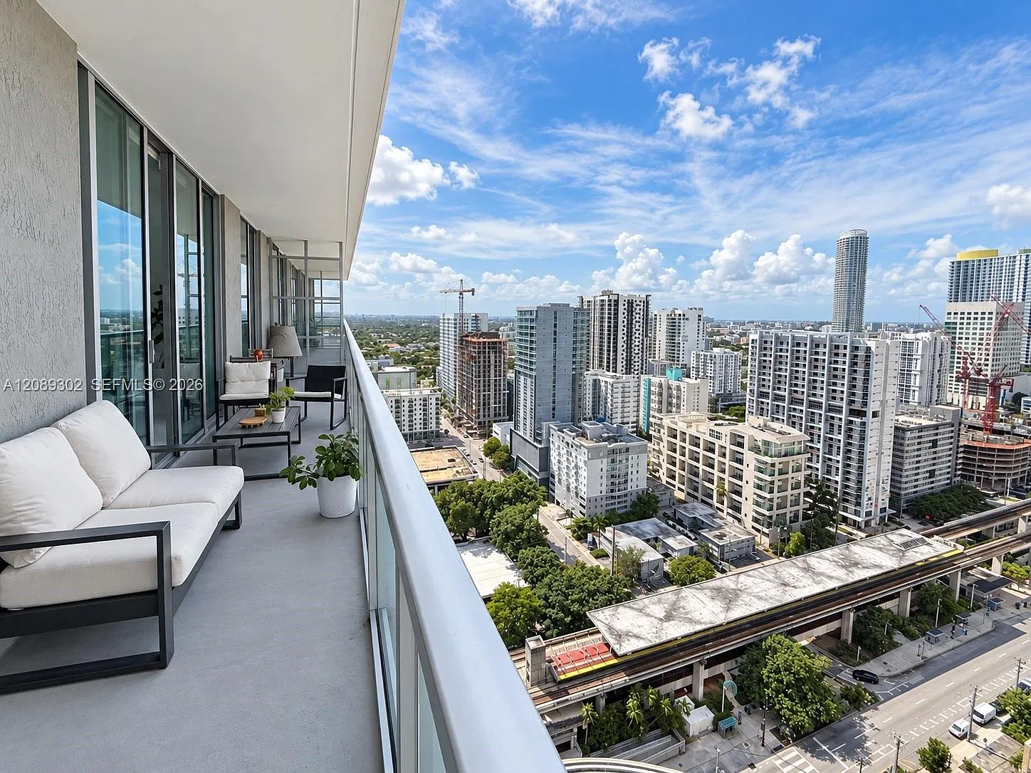 Axis On Brickell — Photo 2