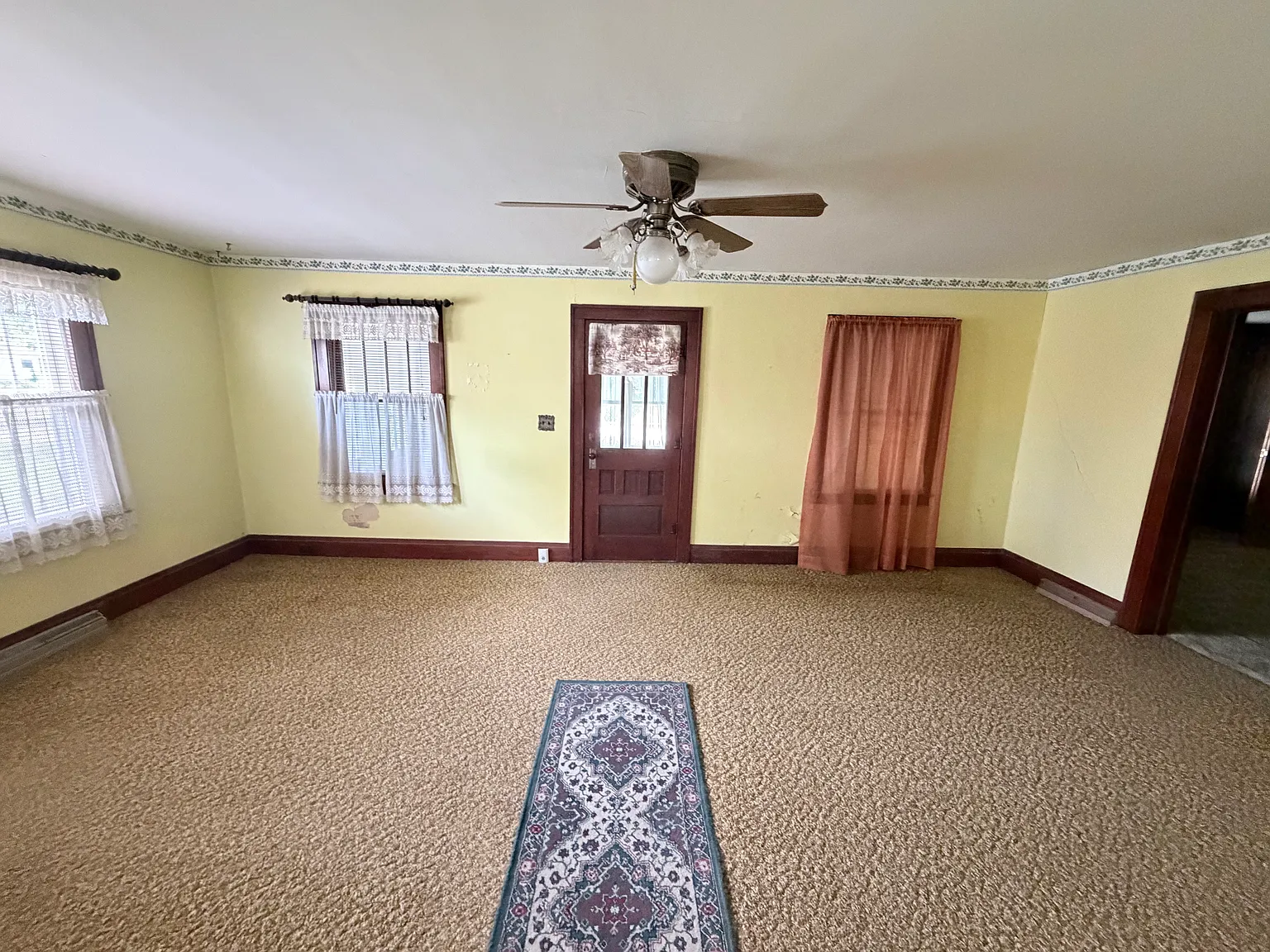 2 bed, $1,300 — Photo 4