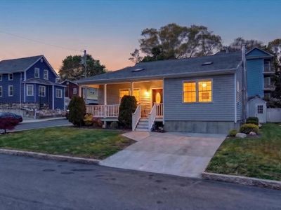 8 Alsop St, Fall River, MA, 02723