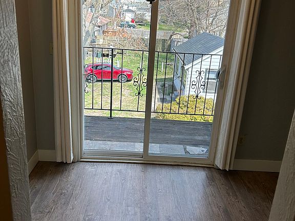 4th image of 4028 N Illinois Ave APT 12