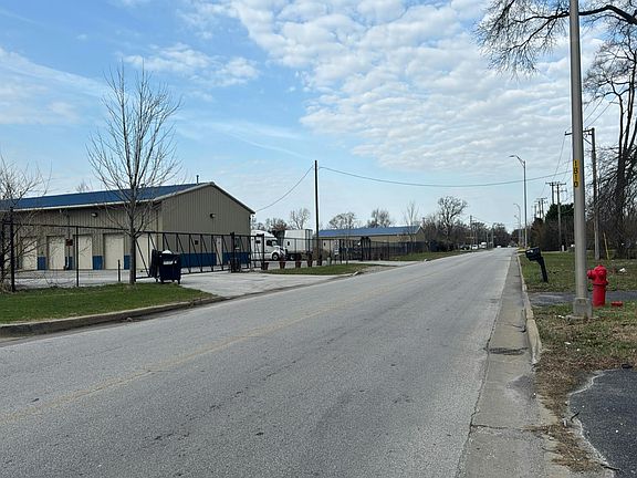 5th image of 650 W Holbrook Rd