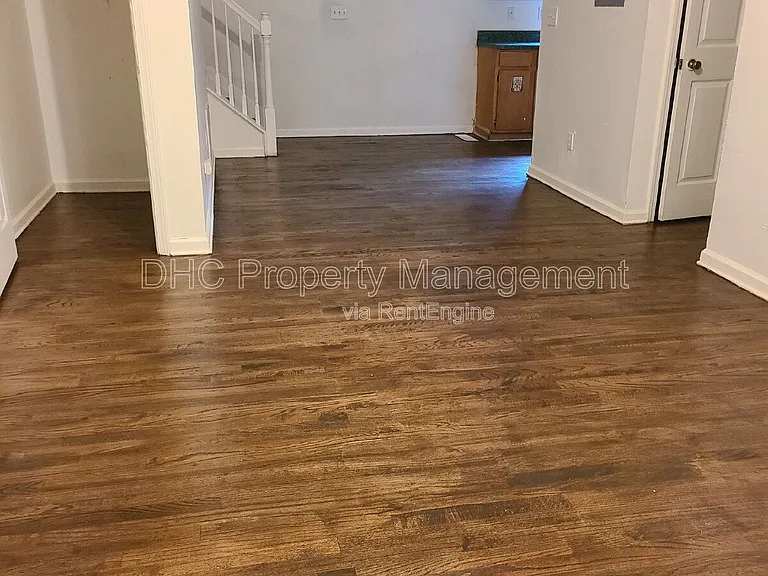 1944 North Ave NW — Photo 8