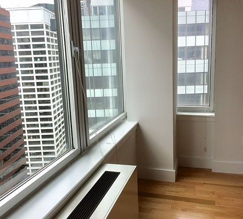 4th image of 199 Water St #2100