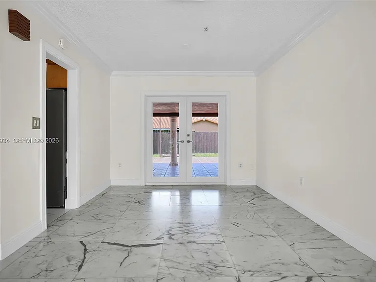 9031 SW 11th St — Photo 9